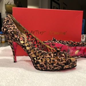 Size 10 Brand New Betsy Johnson Leopard Heels